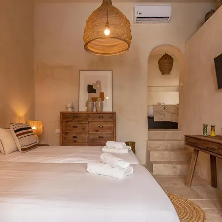 Zari Apartment