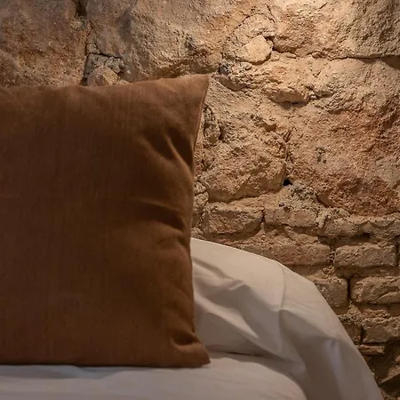 Zari Apartment