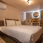 Zari Apartment *