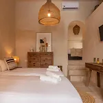Zari Apartment