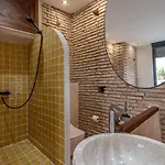 Zari Apartment *