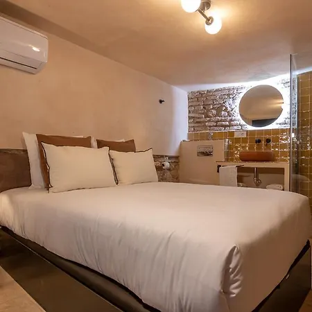 Zari Apartman *