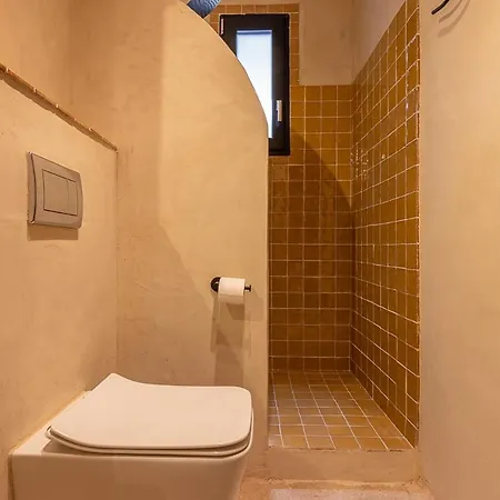 Zari Apartman *