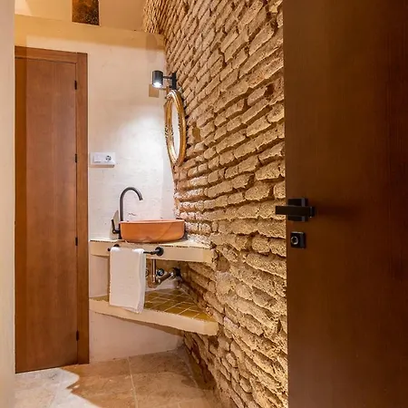Zari Apartman